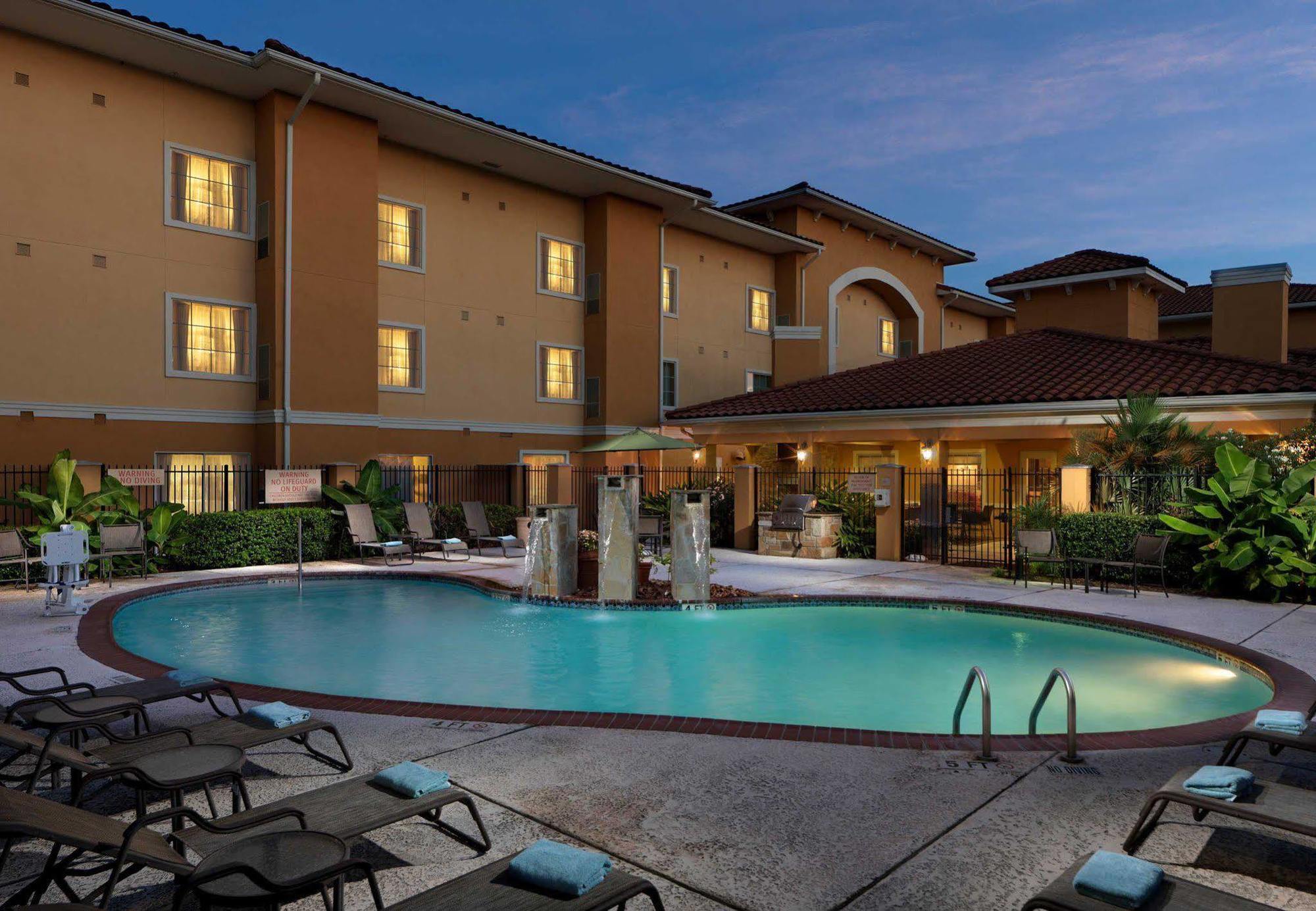 Towneplace Suites Houston North/Шенандоа Екстер'єр фото